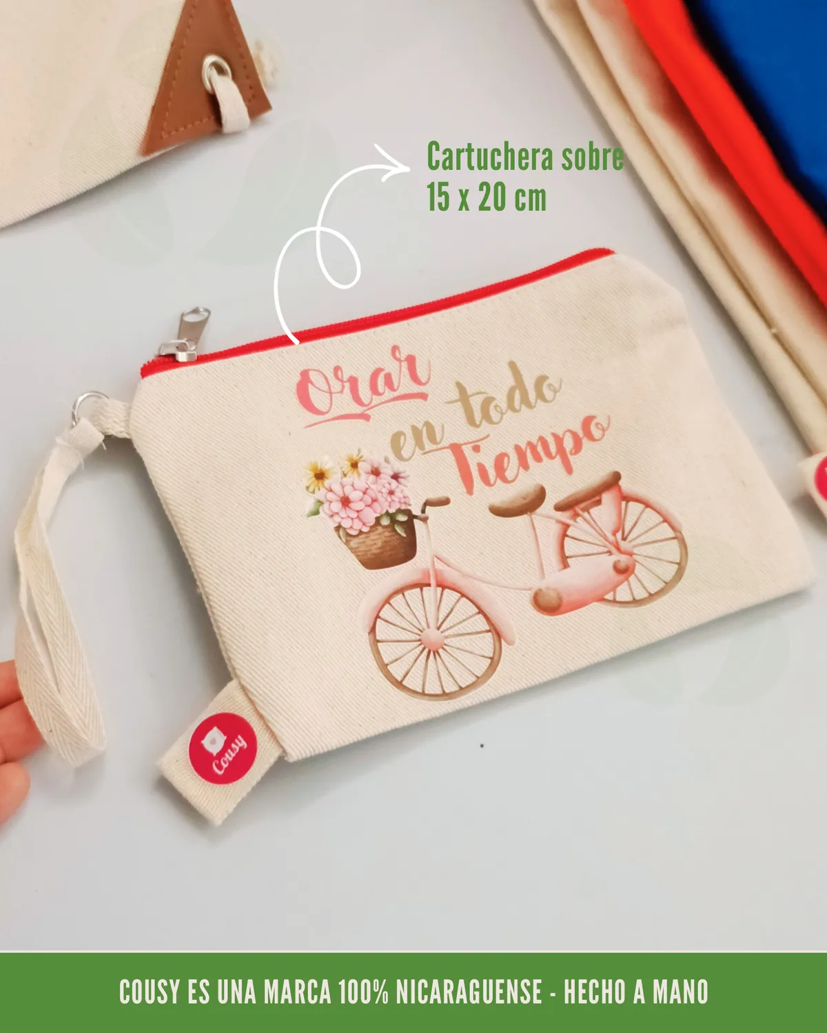 Cartuchera sobre Cousy de 15 por 20 centímetros para kits corporativos personalizados.