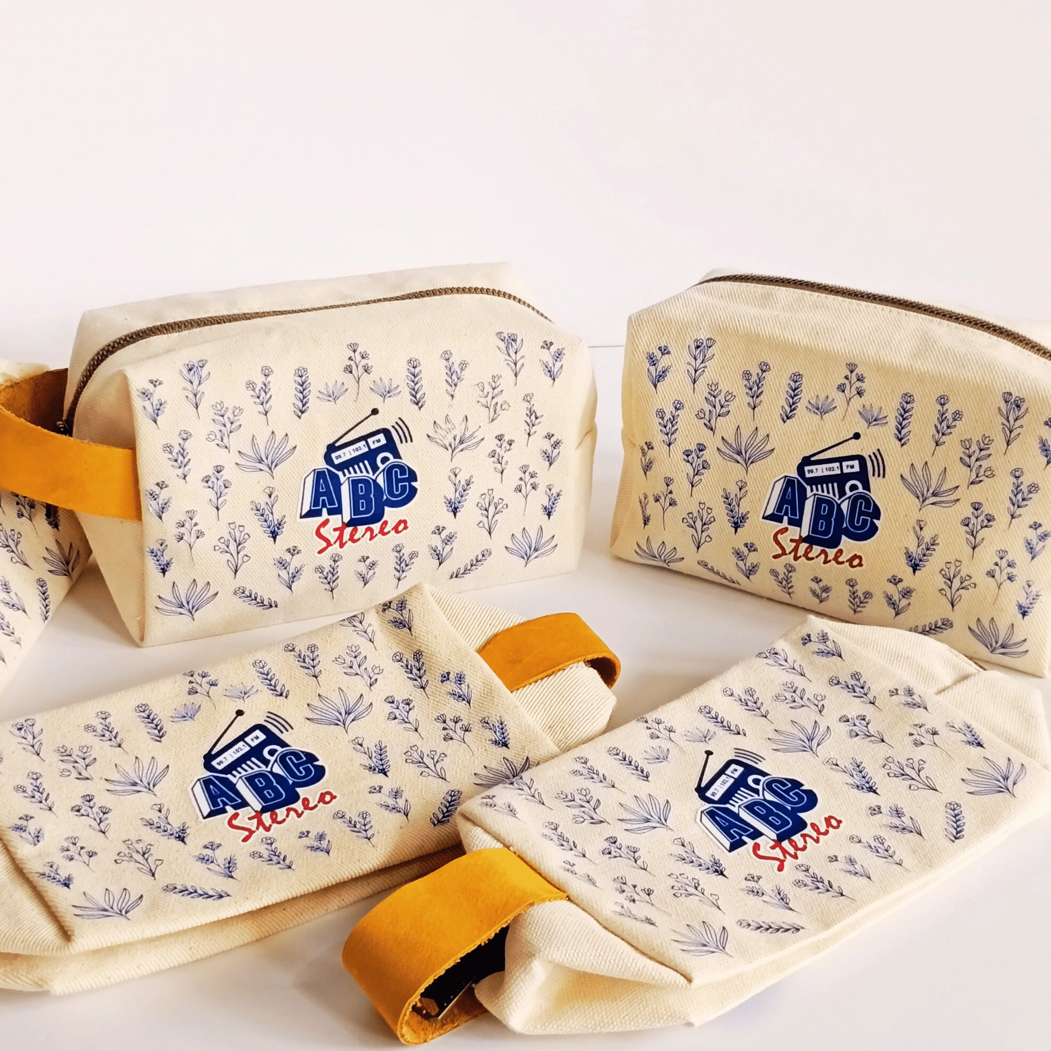Cartuchera ecológica personalizada para empresas (modelo Mom Push) | producto promocional para empresas